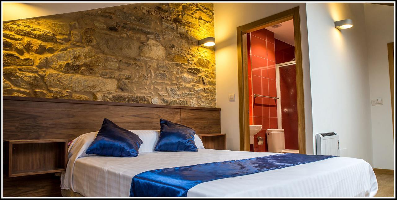 Oxford Suites ซานติอาโก เด กอมโปสเตลา ภายนอก รูปภาพ